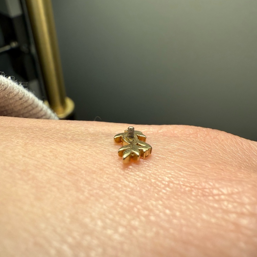 BVLA Jessamine Yellow Gold with Diamonds Threaded End - Picture 5 of 8